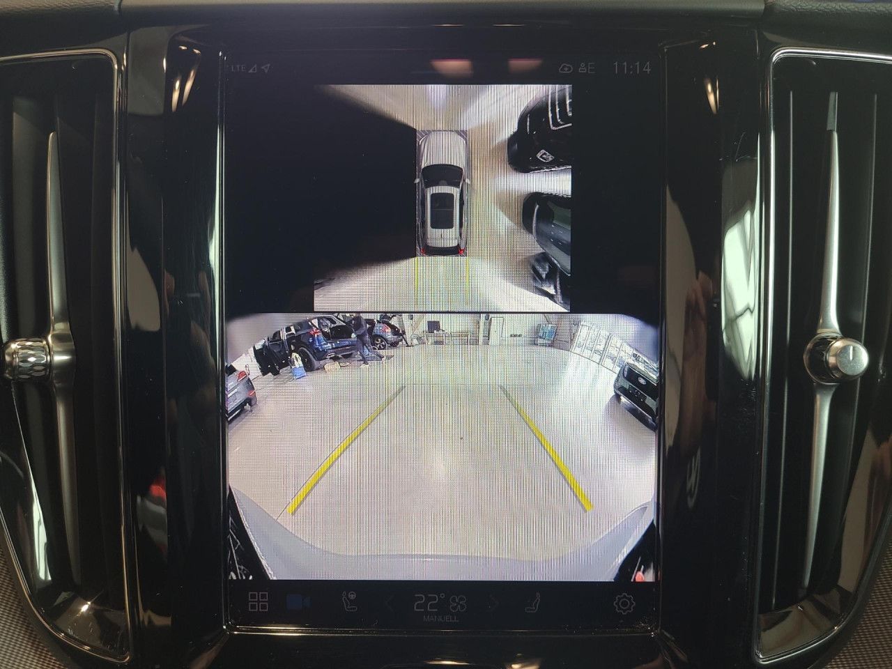 Volvo XC 60 Plus Dark AWD Bluetooth LED Klima