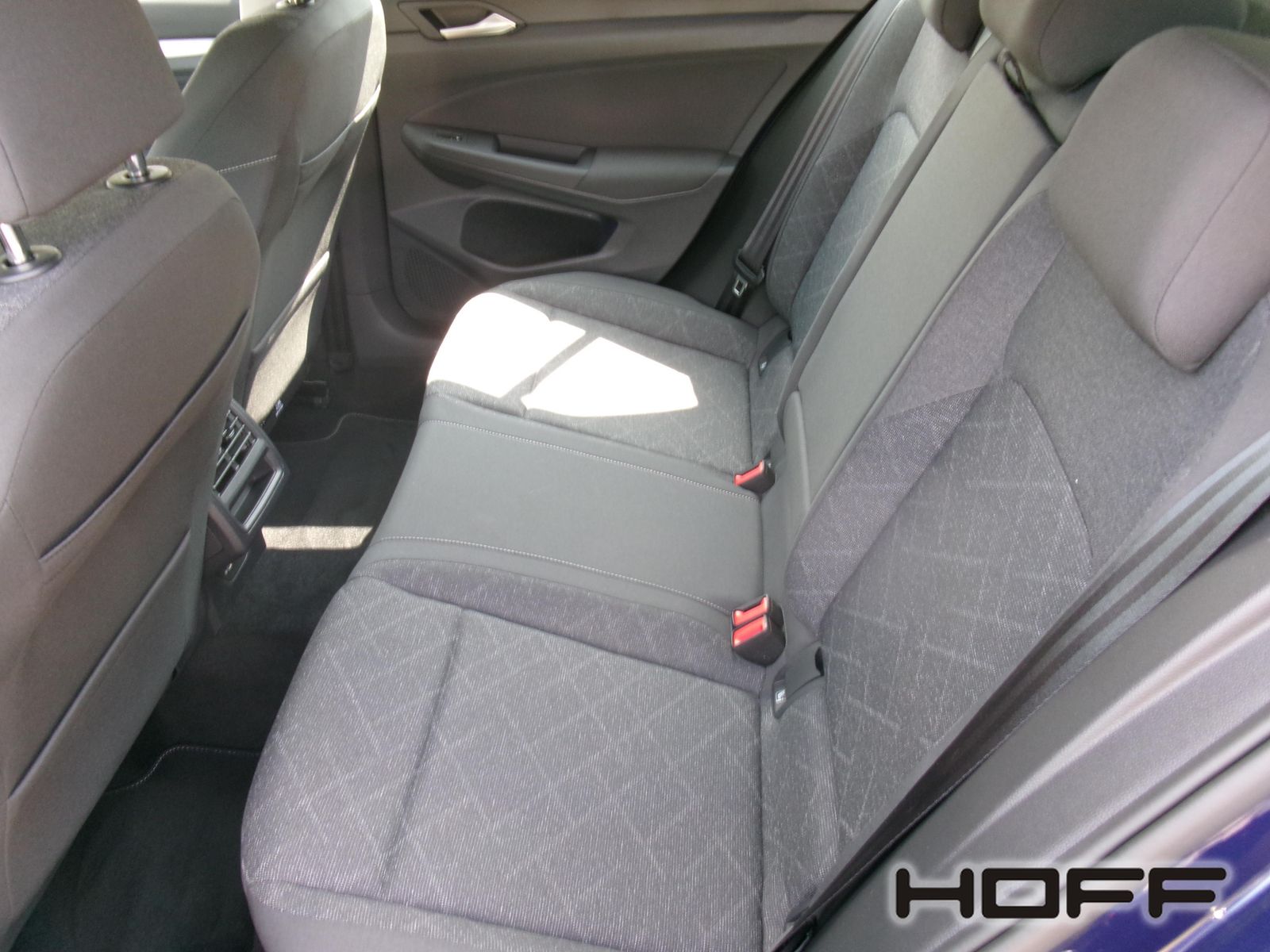Volkswagen Golf VIII 1.0 TSI Life - Samsaru's Car Outlet
