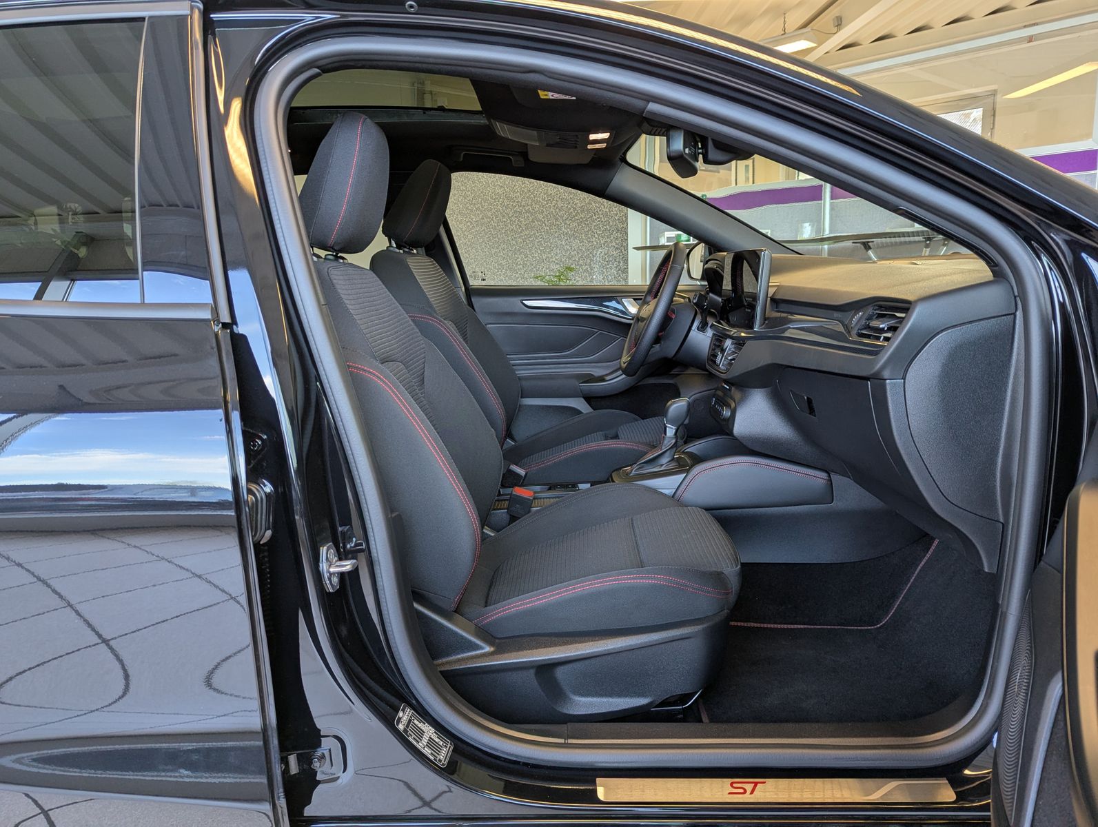 Ford Focus 1.0 ST-Line X Styling Matrix B&O Pano 18"