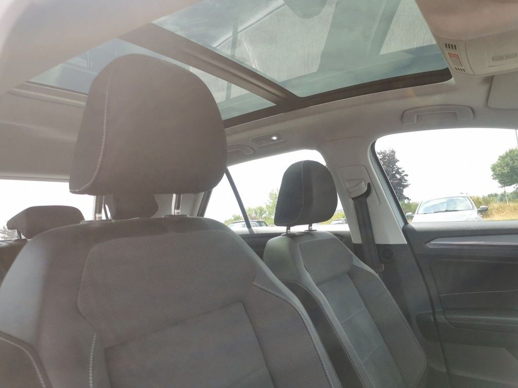 Volkswagen T-Roc 1.5 TSI DSG Style - Samsaru's Car Outlet