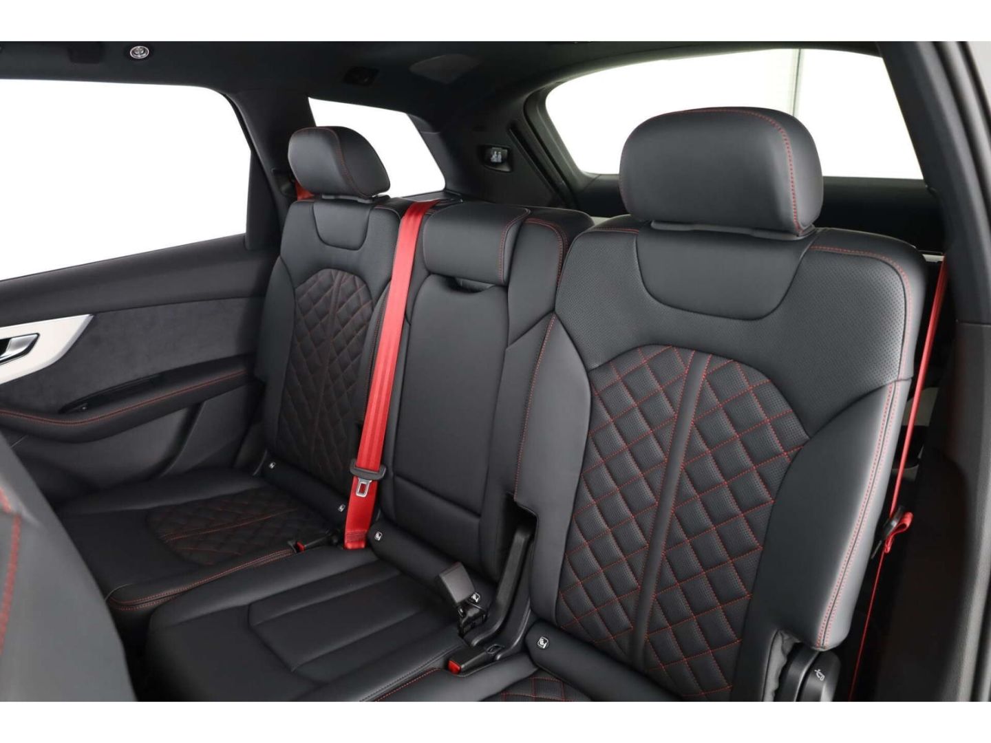 Audi Q7 50 TDI quattro S line LP: 122.810,- /B&O Prem