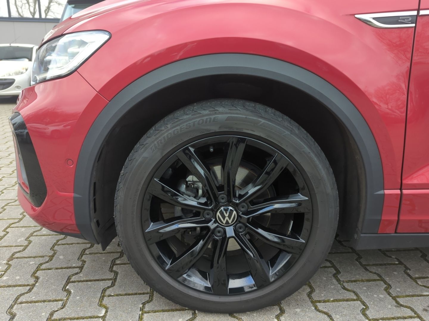 Volkswagen T-Roc R-Line 1.5 TSI DSG - Samsaru's Car Outlet
