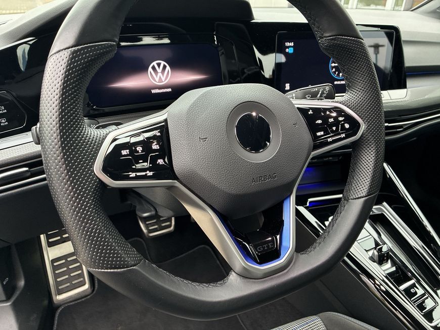 Volkswagen Golf VIII GTE 1.4 eHybrid DSG Matrix Navi Kamera