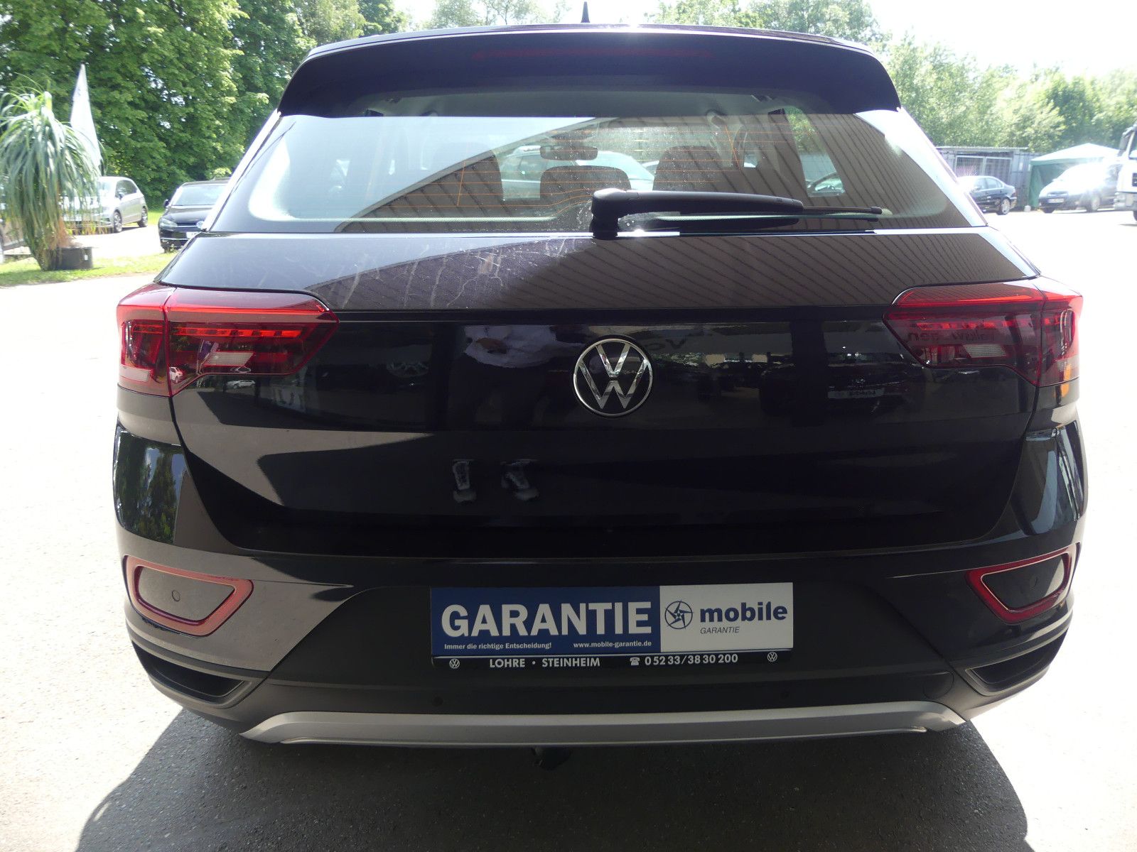 Volkswagen T-Roc 1.5 TSI Life - Samsaru's Car Outlet