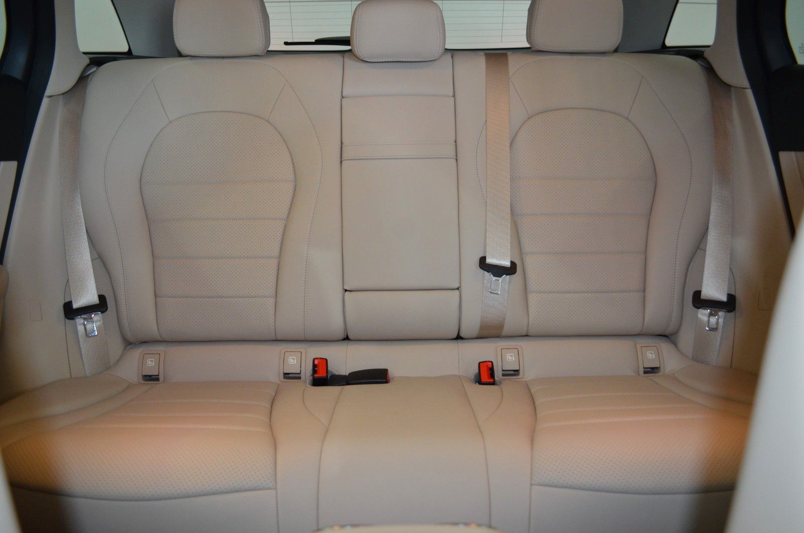 Mercedes-Benz GLC 300 DE 4M"AIRMATIC"DISTR+"AHK"MASSAGE"MBEAM"