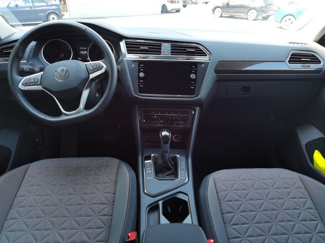 Volkswagen Tiguan 2.0 TDI Life - Samsaru's Car Outlet