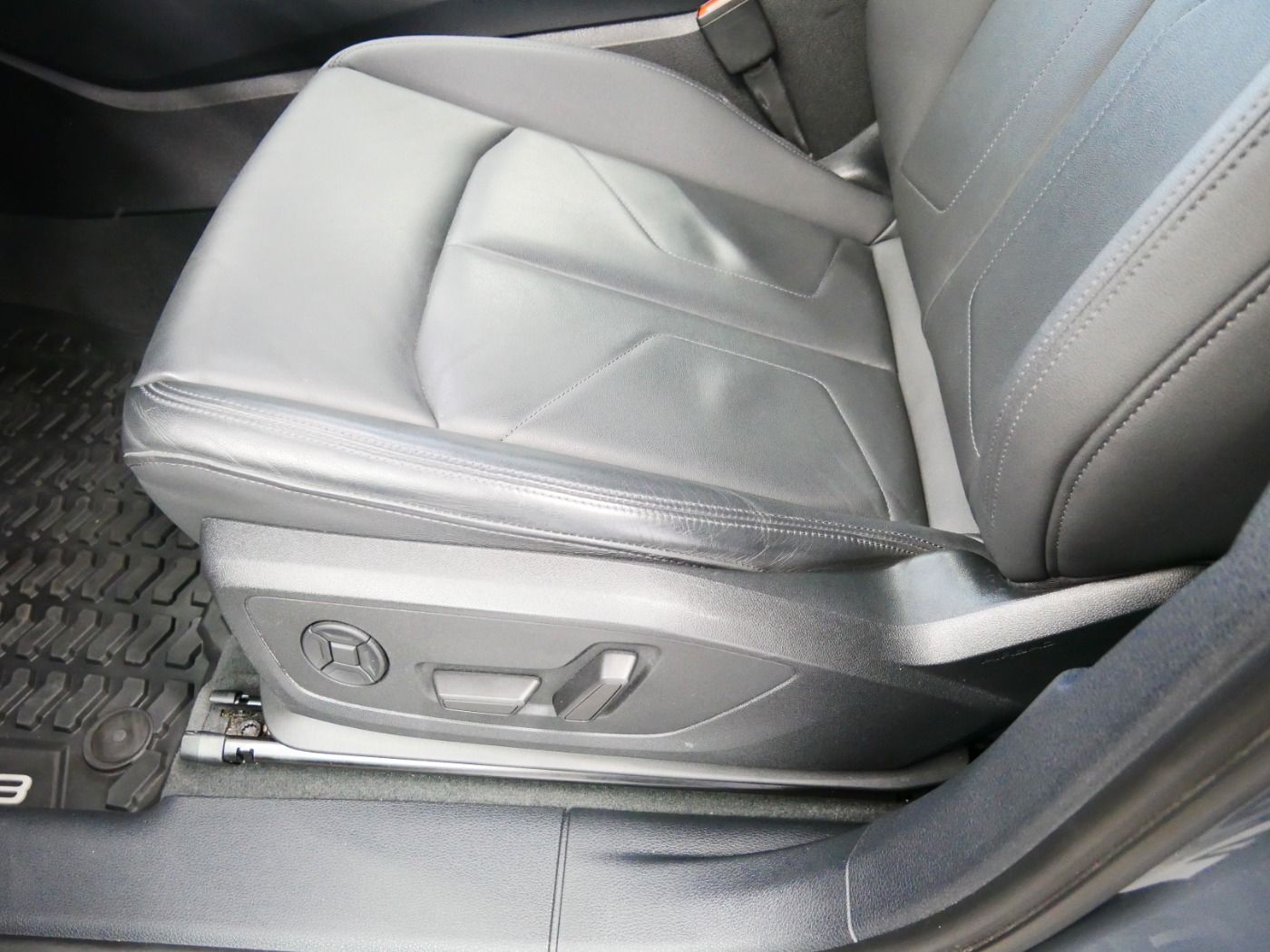 Audi Q3 35 TDI quattro advanced - Samsaru's Car Outlet