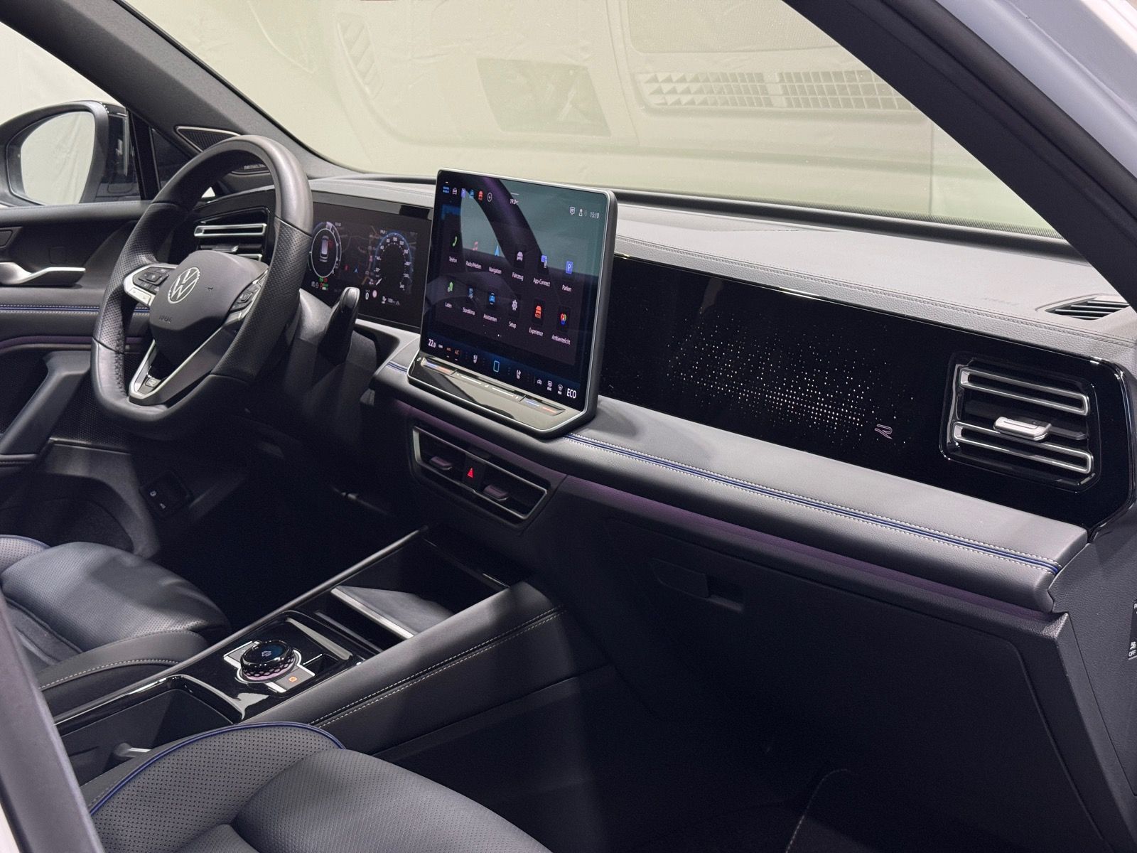 Volkswagen Tiguan R-Line 1.5 TSI eHybrid | MATRIX NAVI PANO