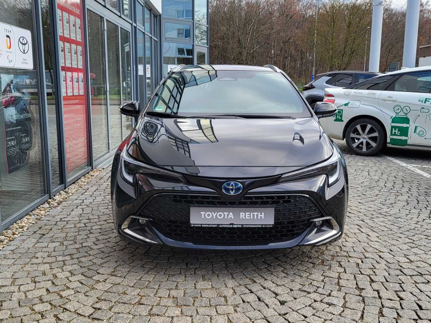 Toyota Corolla 1.8 Hybrid - Samsaru's Car Outlet