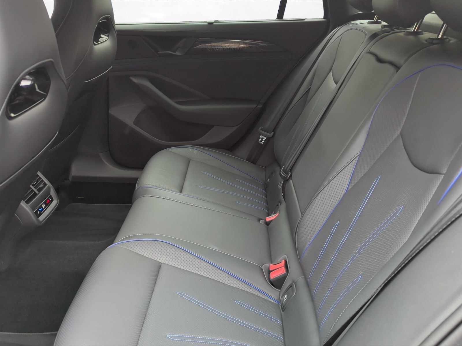 Volkswagen Passat Variant 1.5 TSI eHybrid R-Line "Signature