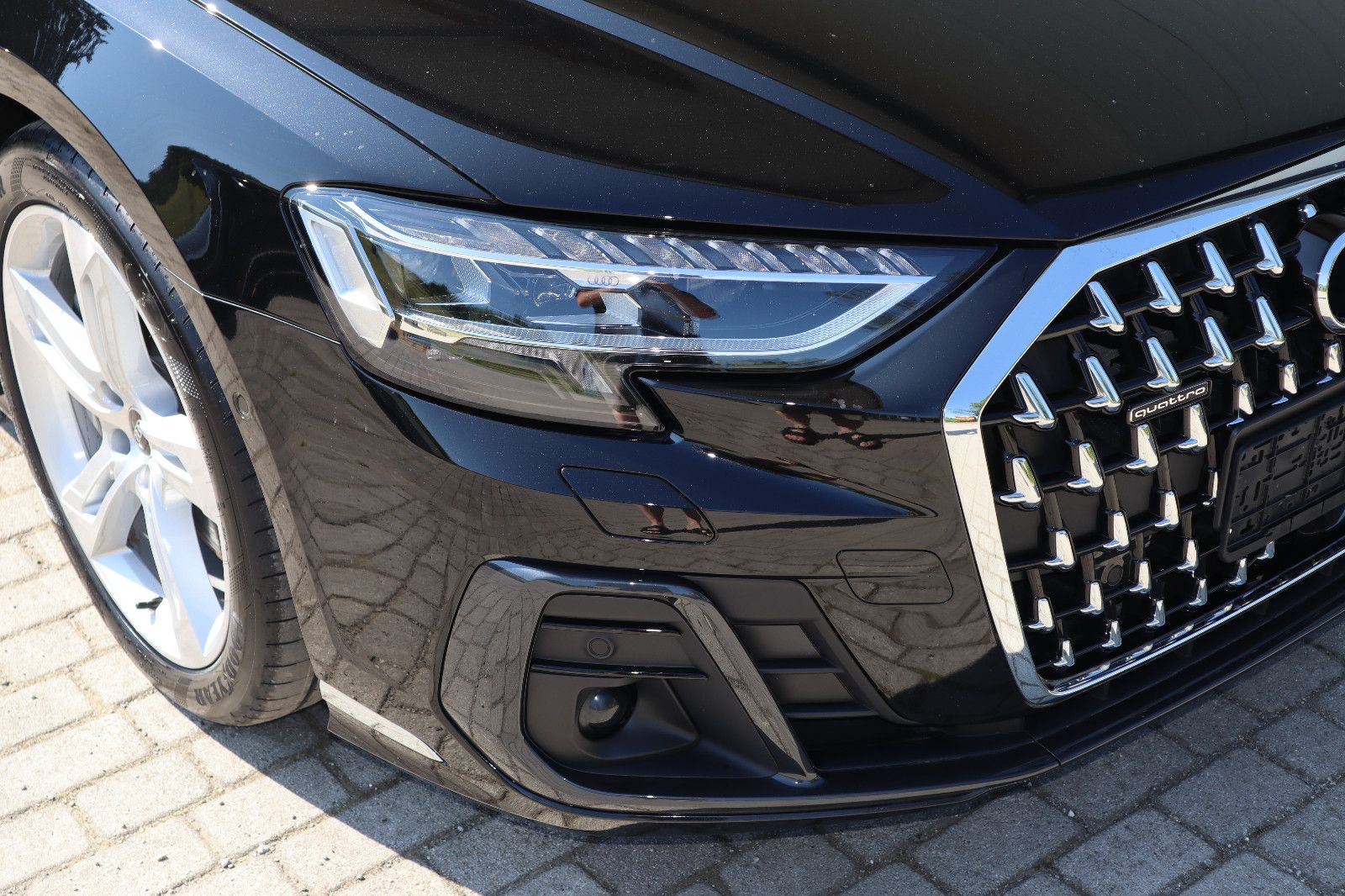 Audi A8L 60 TFSIe lang - Samsaru's Car Outlet