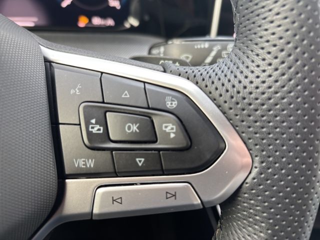 Volkswagen Golf VIII 1.5 eTSI R-Line LED+/App/ACC/360°