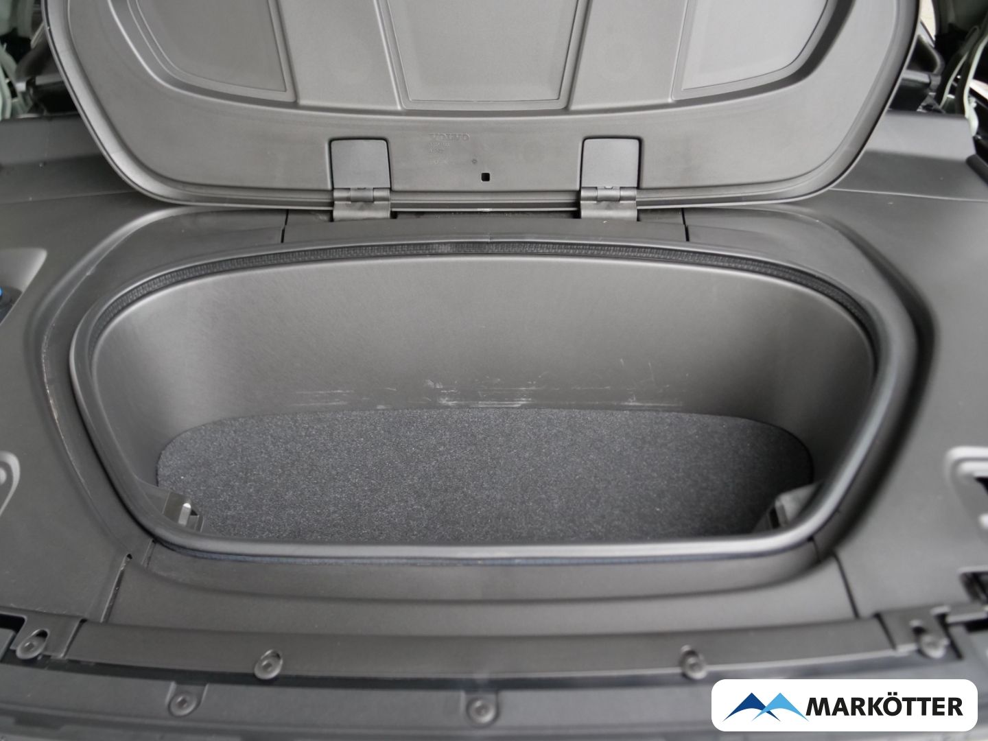 Volvo XC40 Recharge Single Motor STHZ/AHK/Wärmepumpe