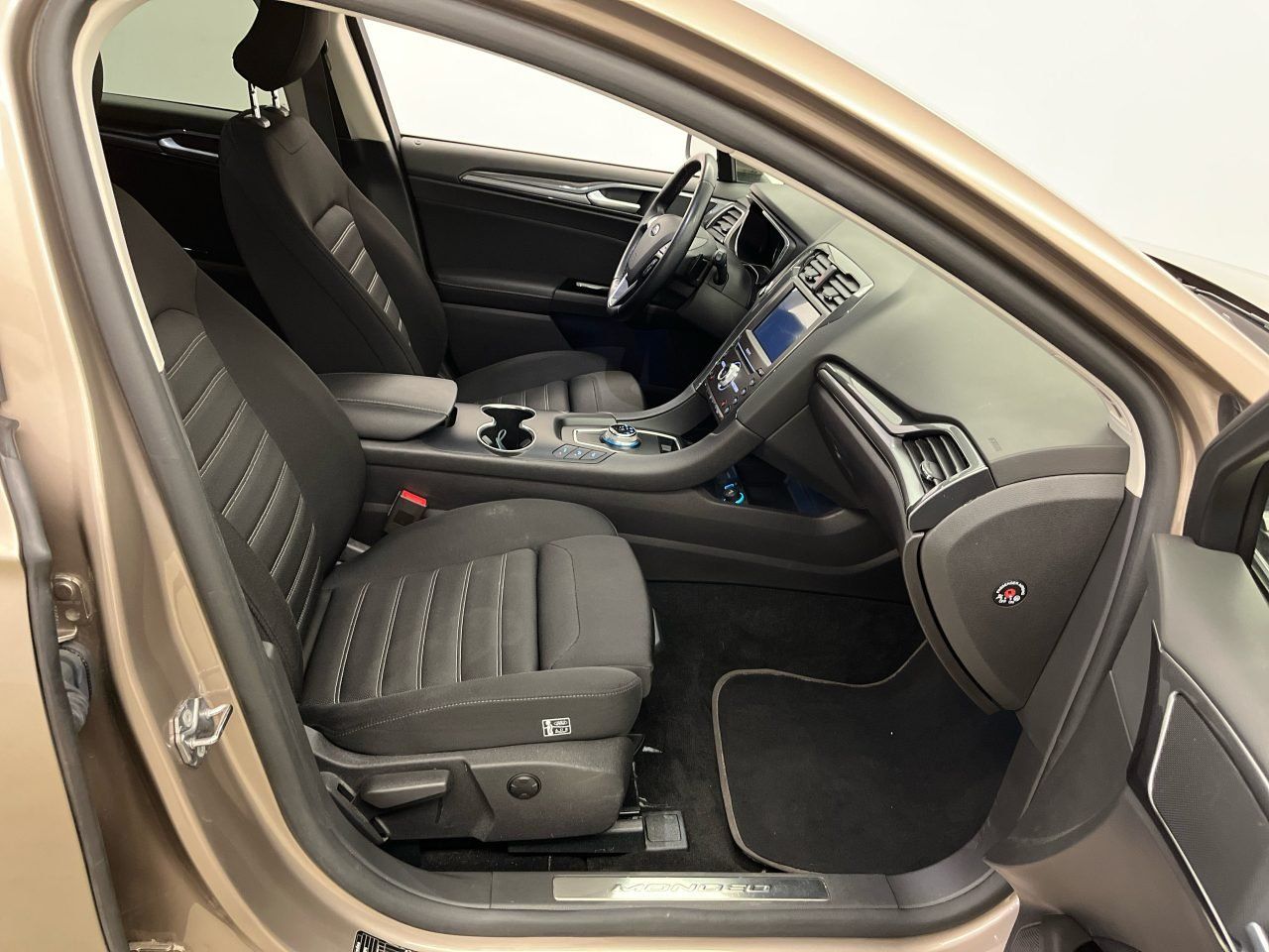 Ford Mondeo 2.0 EcoBlue Titanium - Samsaru's Car Outlet