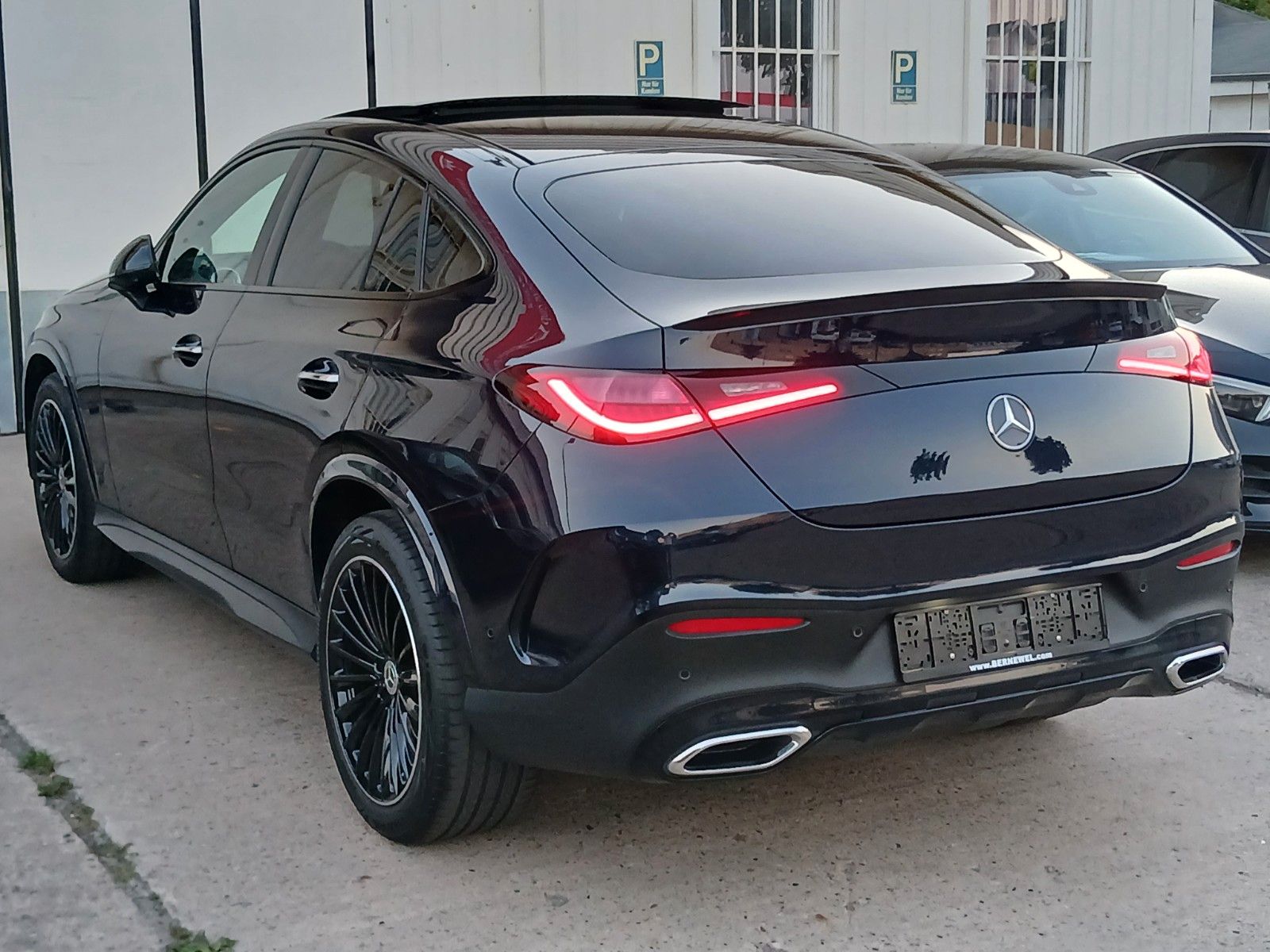 Mercedes-Benz GLC300 AMG Coupe 4M_Pano_360_Sitzklima_Leder_LED