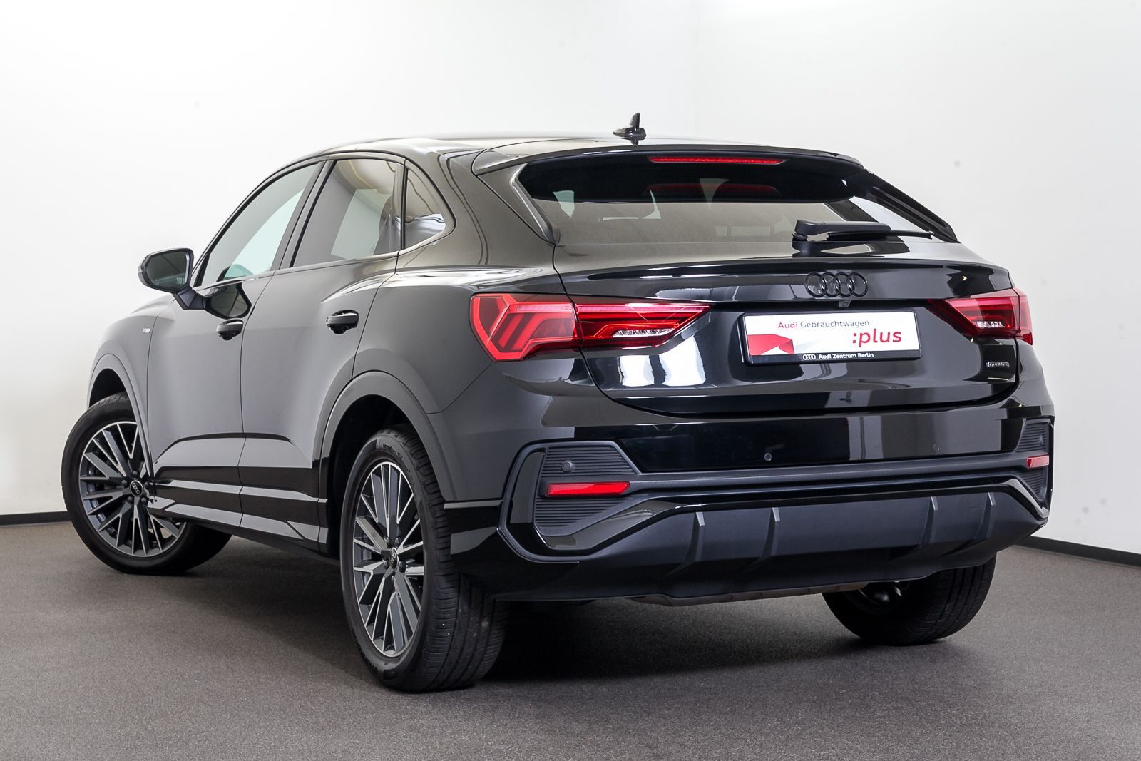 Audi Q3 Sportback S line 40 TFSI qu. S tr. - Samsaru's Car Outlet