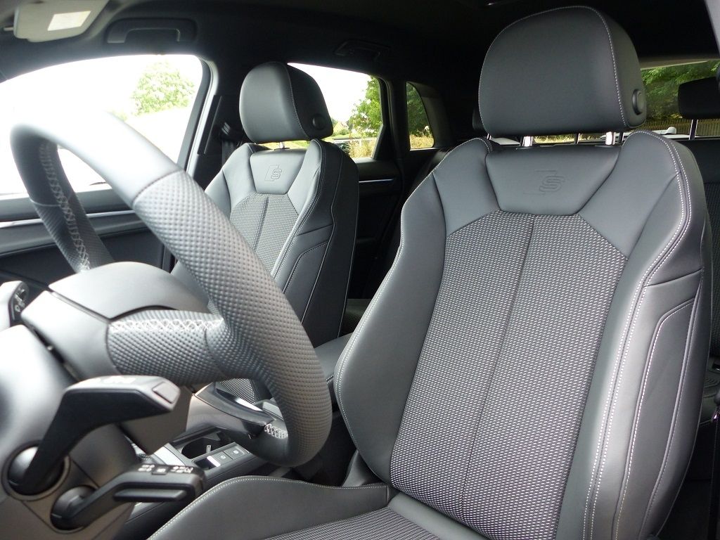 Audi Q3 40 TFSI quattro S line - Samsaru's Car Outlet
