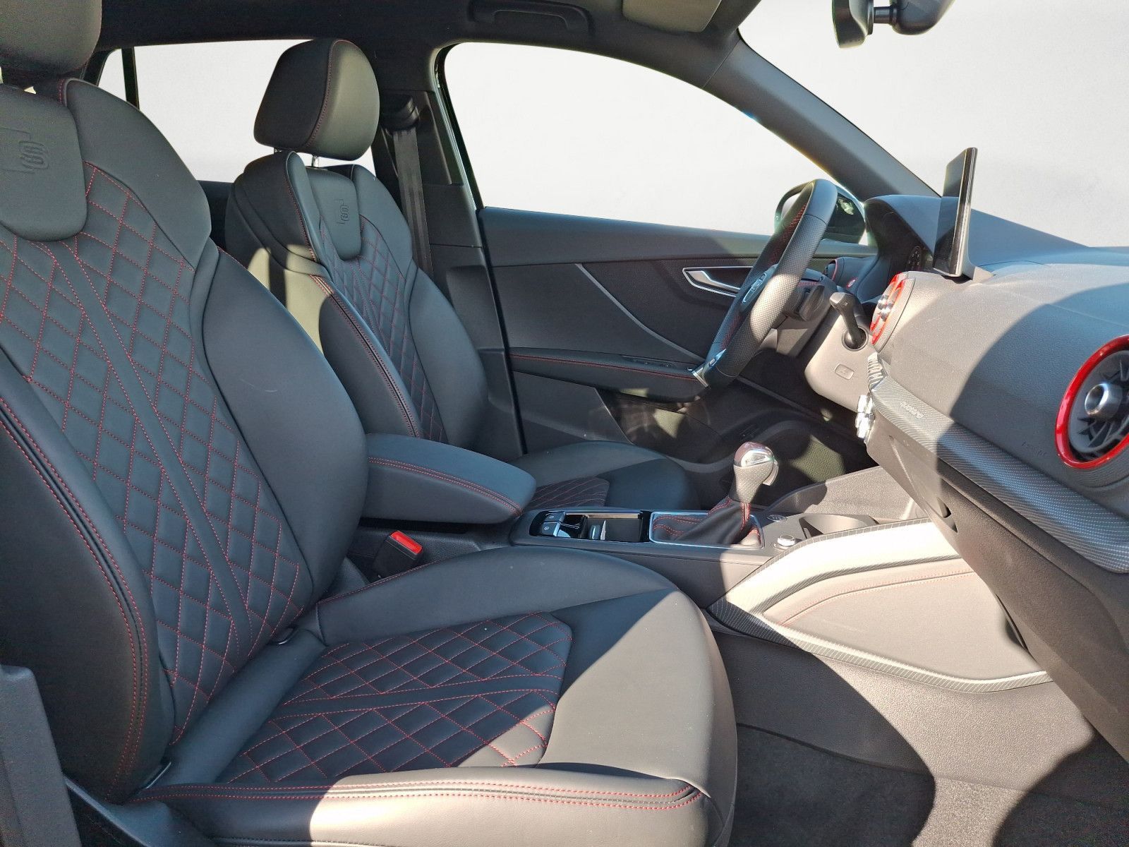 Audi Q2 S line 40 TFSI quattro *AHK* Pano* Sitzheizun