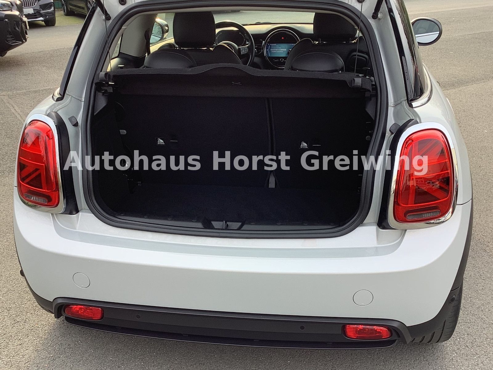 MINI 3-trg. Cooper SE Classic - Samsaru's Car Outlet