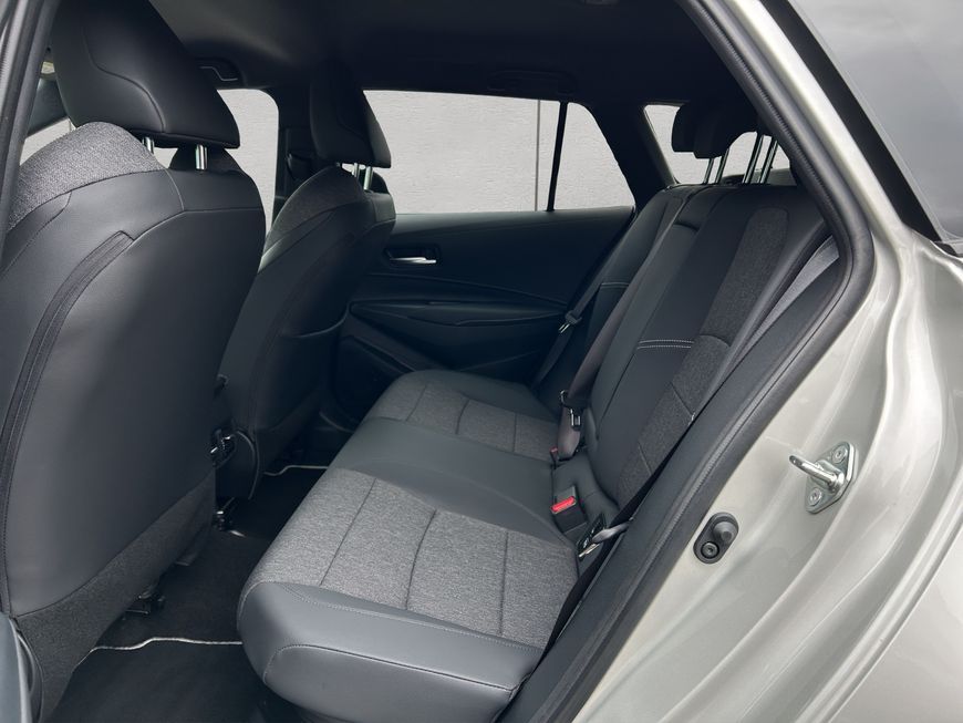 Toyota Corolla 2.0 Hybrid Touring Sports Team D