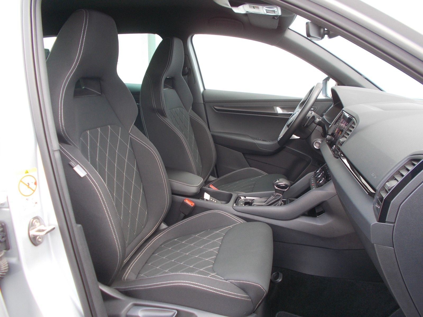 Skoda Karoq  1.5 TSI Sportline * DSG * Navi *AHK *360°