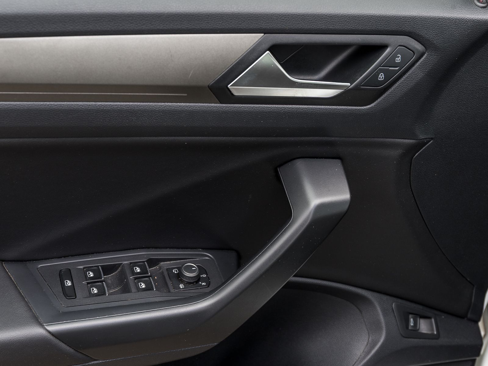 Volkswagen T-Roc 1.5 TSI DSG STYLE - Samsaru's Car Outlet