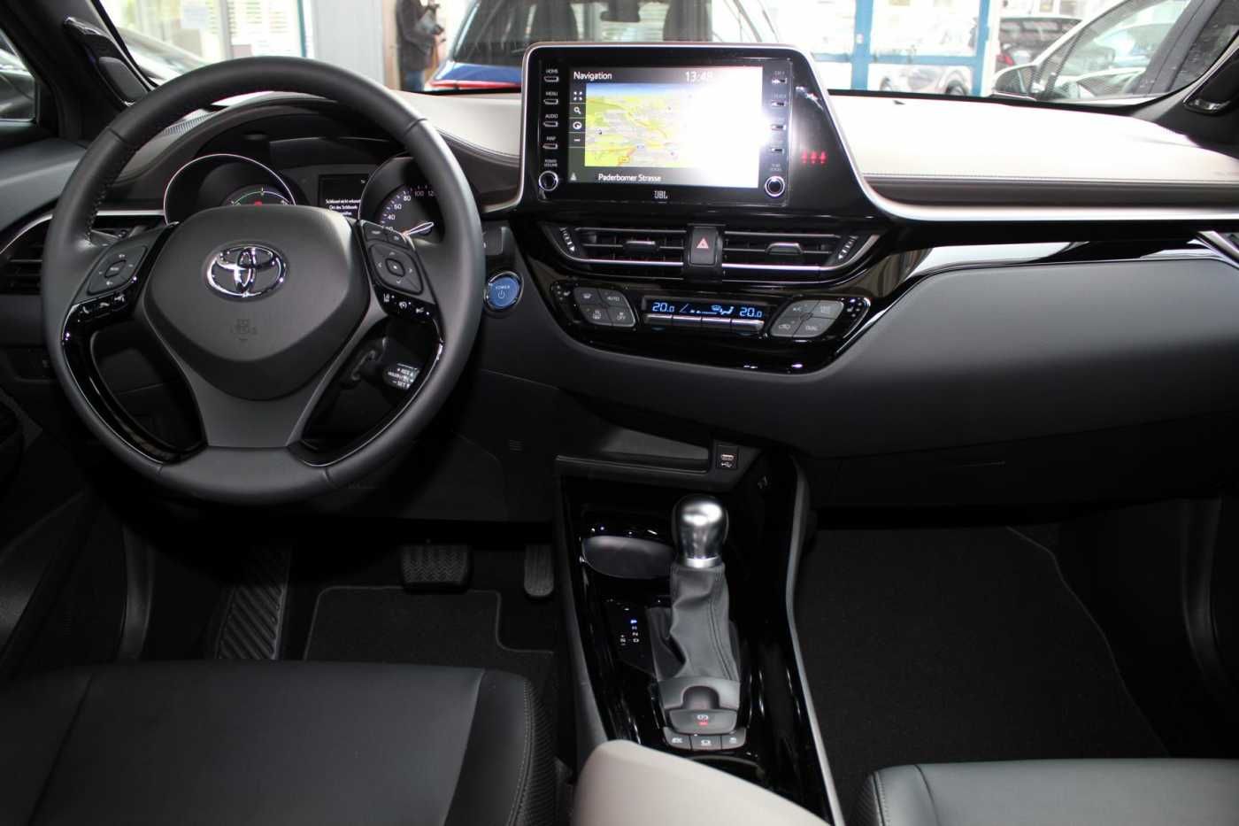 Toyota C-HR 2.0 Hybrid Orange Edition - Samsaru's Car Outlet