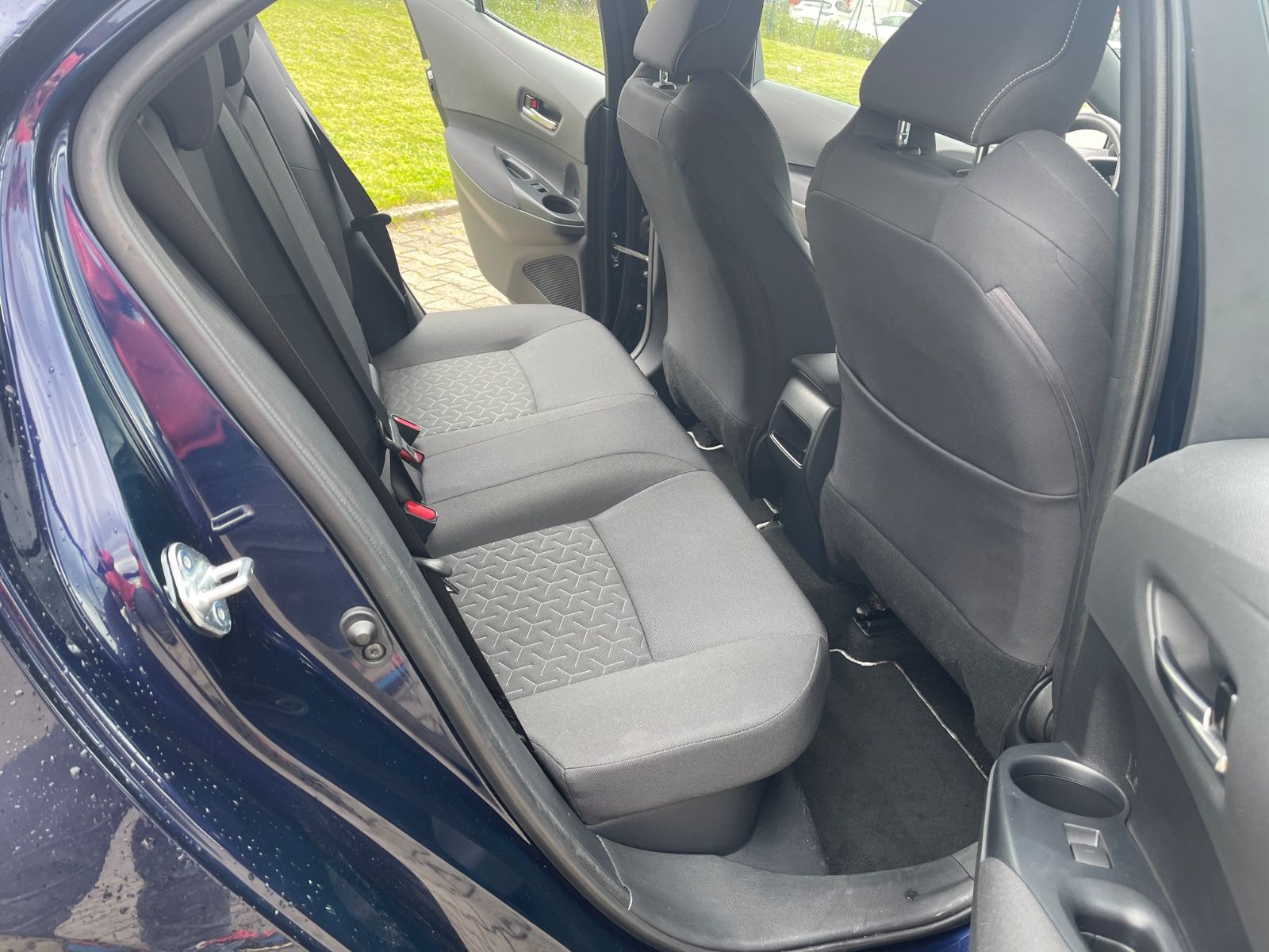 Toyota Corolla Hybrid Business Edition - Samsaru's Car Outlet