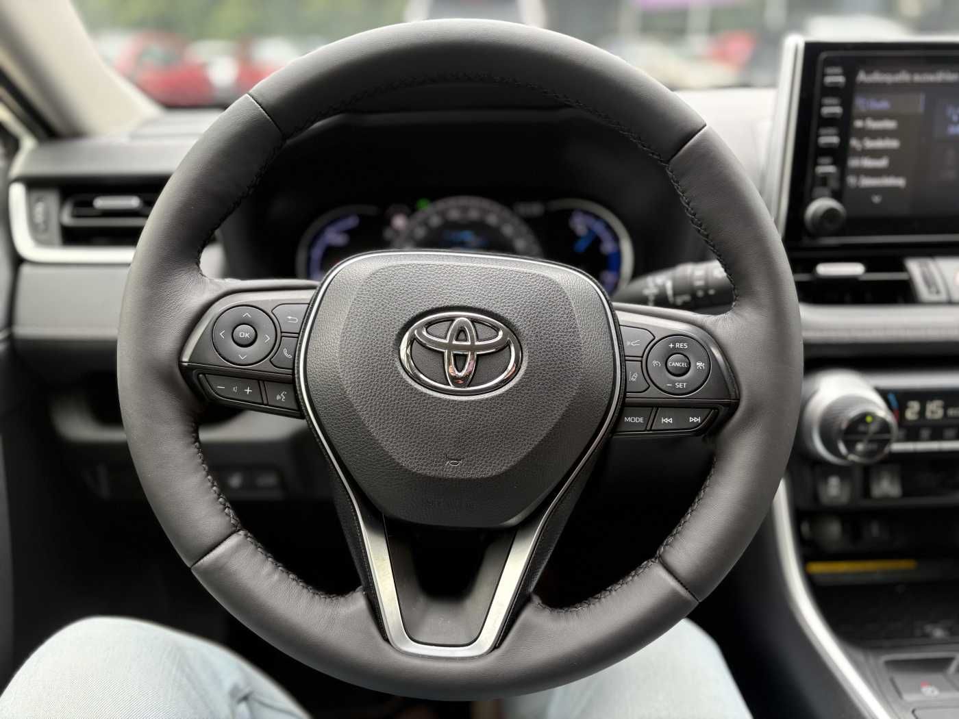 Toyota RAV4 Hybrid - Samsaru's Car Outlet