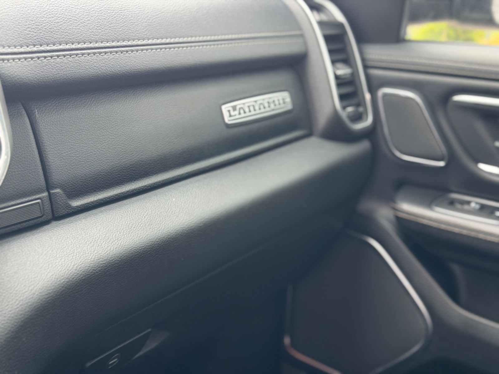 Dodge RAM 1500 5.7 Laramie Sport/Night/Sport-Aga/LPG