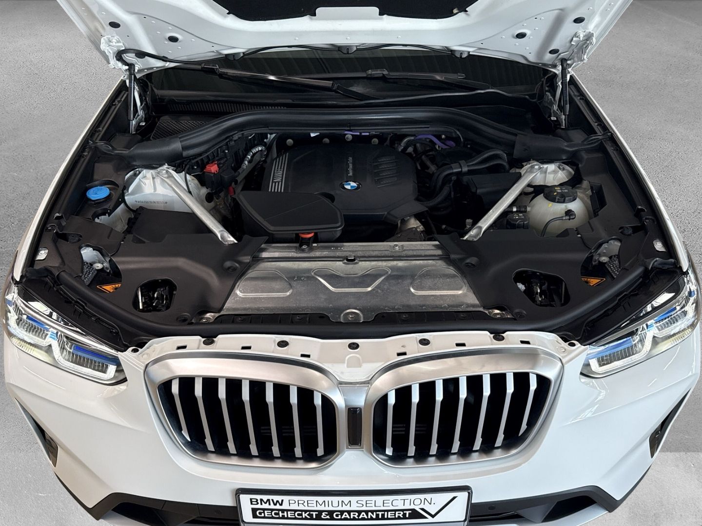 BMW X3 xDRIVE 20d AUTOMATIK LC PLUS - Samsaru's Car Outlet