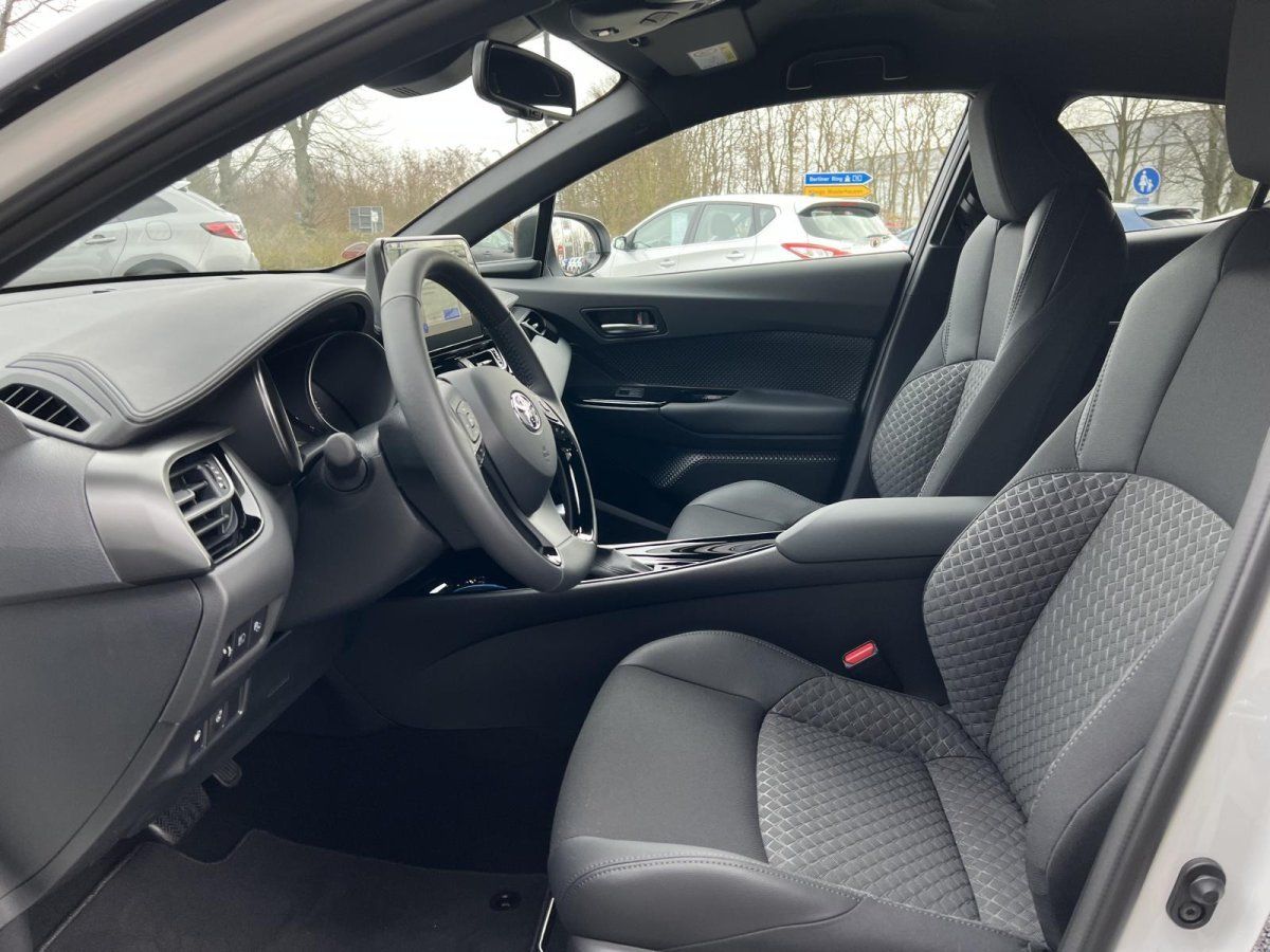 Toyota C-HR 2.0 Hybrid - Samsaru's Car Outlet
