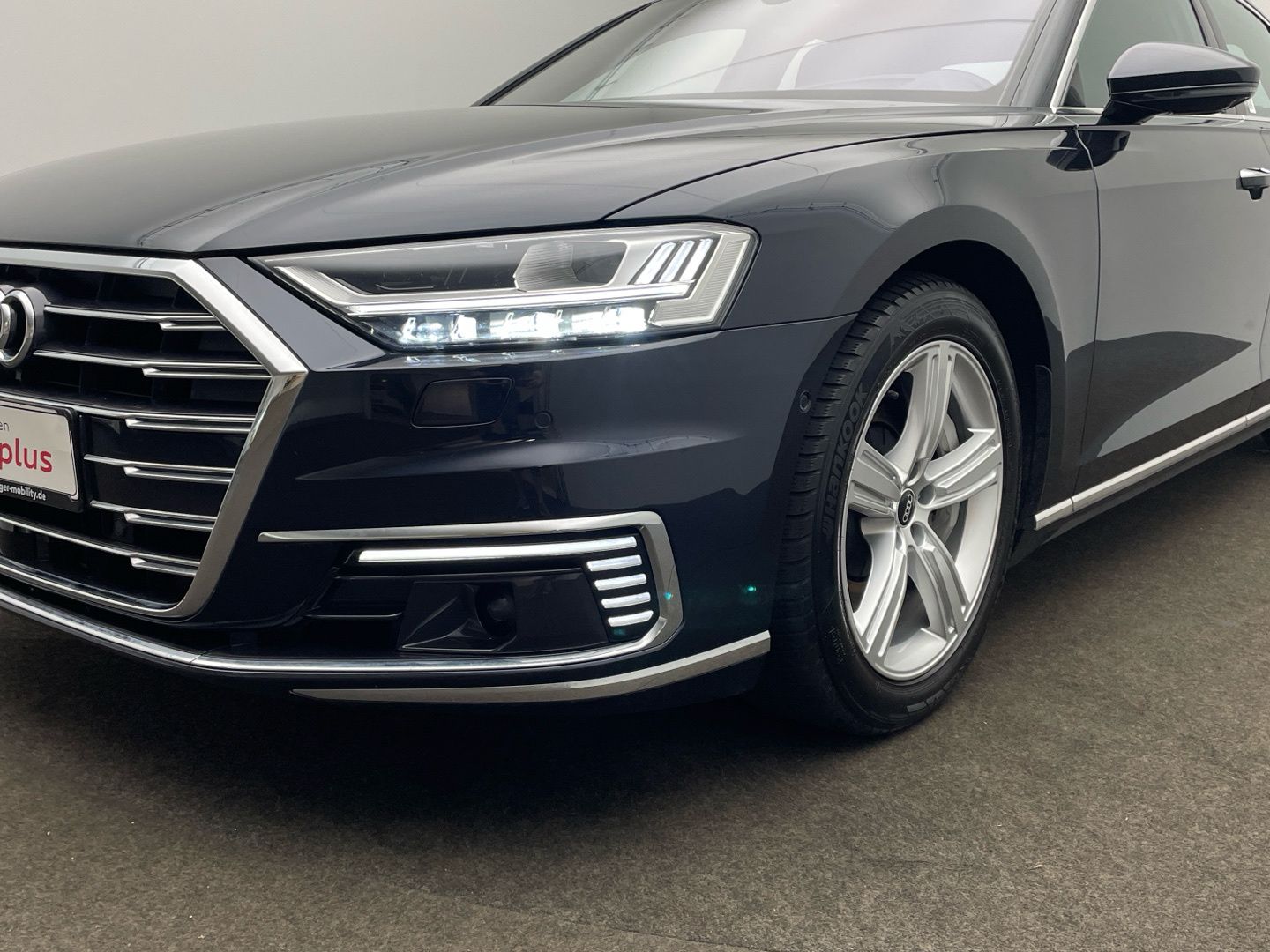 Audi A8 60 TFSI e quattro - Samsaru's Car Outlet