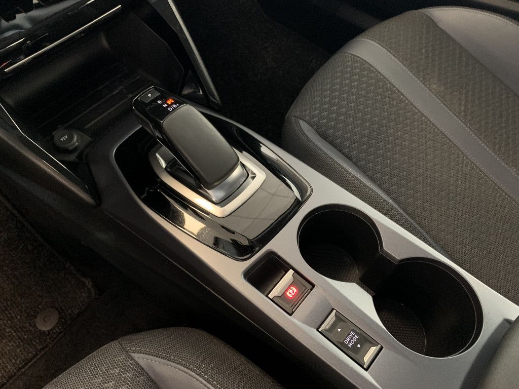Peugeot 2008 (e-) Allure - Samsaru's Car Outlet