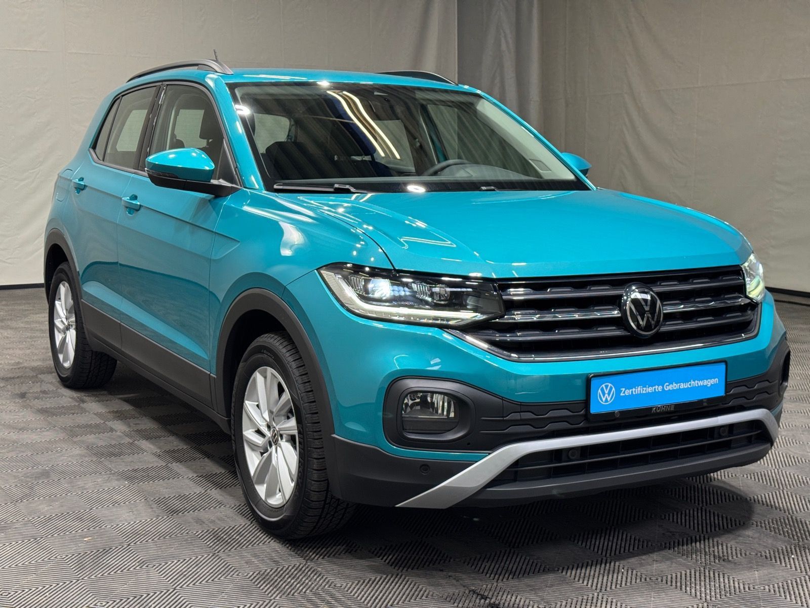 Volkswagen T-Cross Life 1.0 TSI - Samsaru's Car Outlet