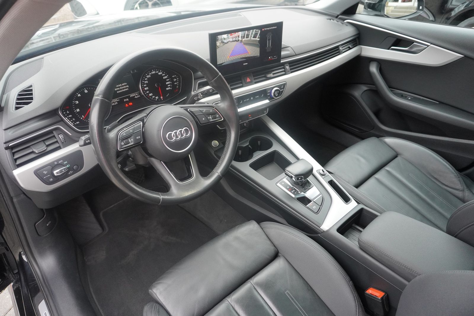 Audi A4 35 2.0 TFSI Avant S-line - Samsaru's Car Outlet