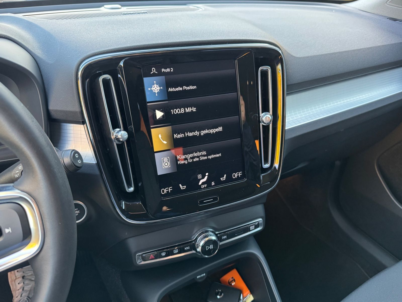 Volvo XC 40 Automatik**Navi+Kamera+AHK+Winter**