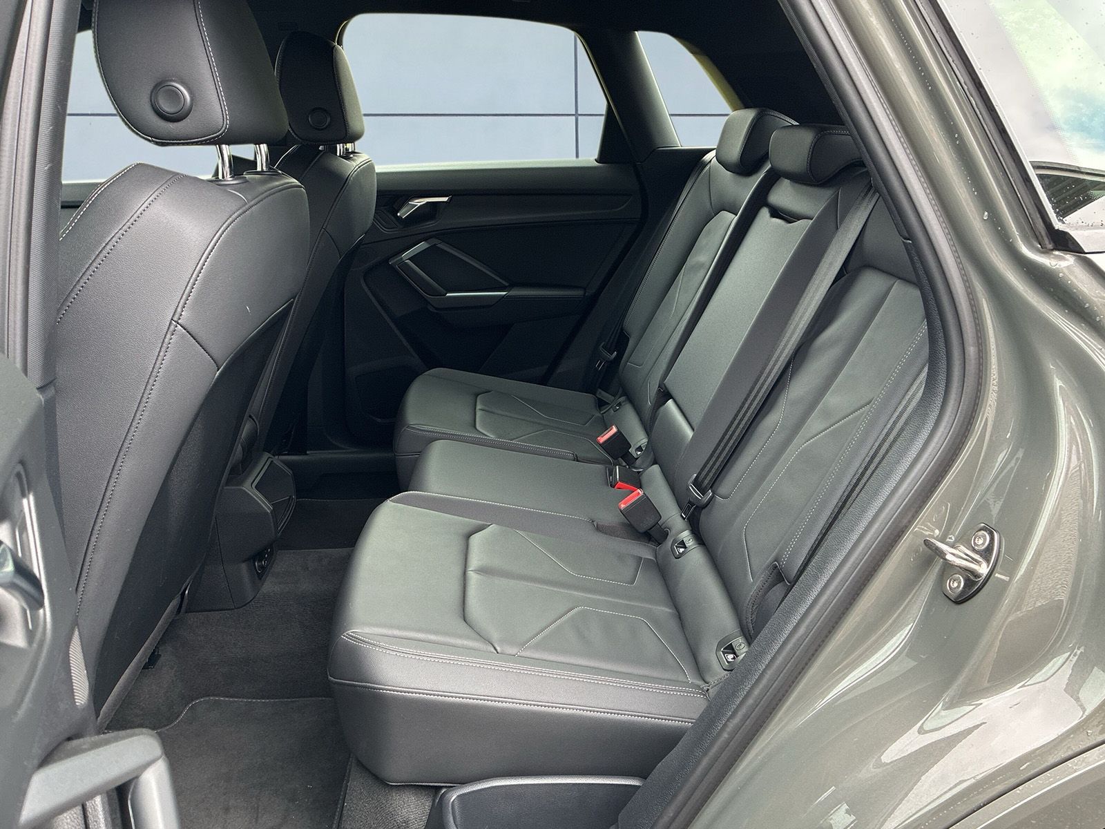 Audi Q3 S line 35 TDI quattro S troni - Samsaru's Car Outlet