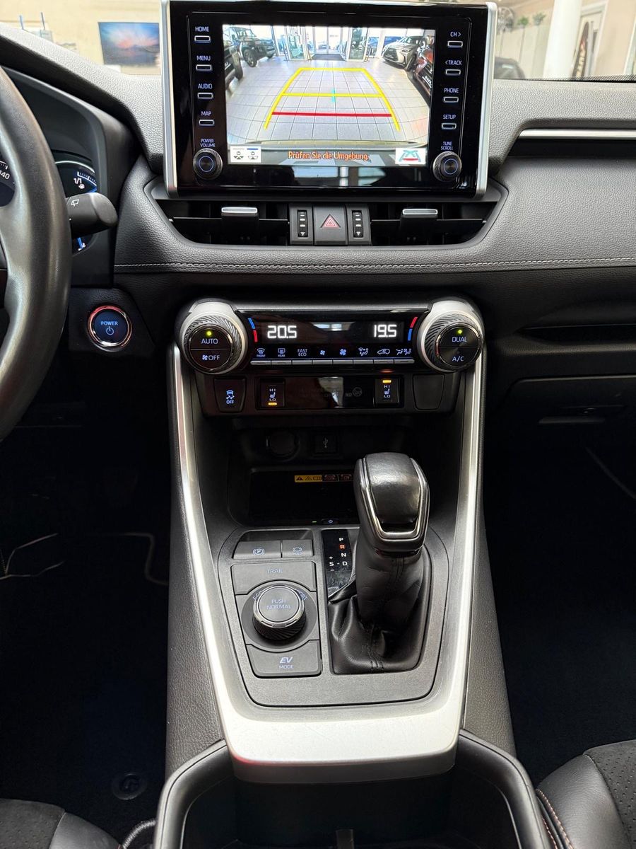 Toyota RAV 4 HYBRID 4x4 - Samsaru's Car Outlet