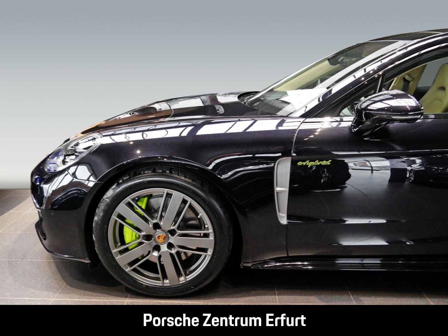 Porsche Panamera 4 E-Hybrid ST Platinum Edition