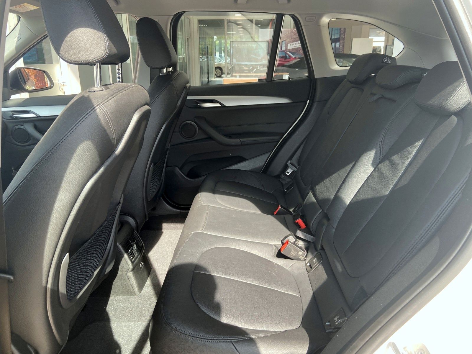 BMW X1 xDrive25e - Samsaru's Car Outlet