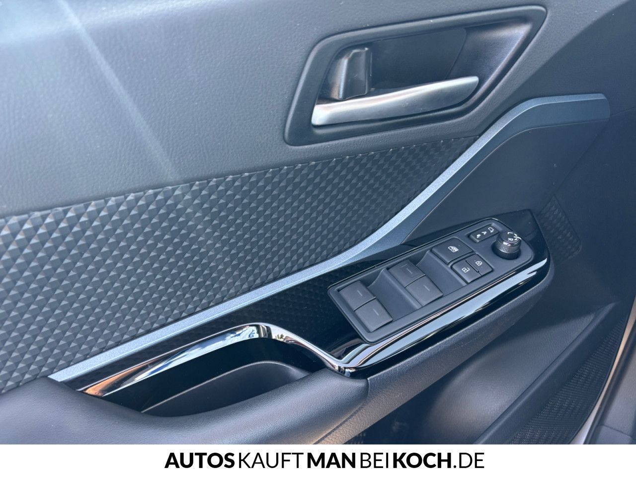 Toyota C-HR 2.0 Hybrid - Samsaru's Car Outlet