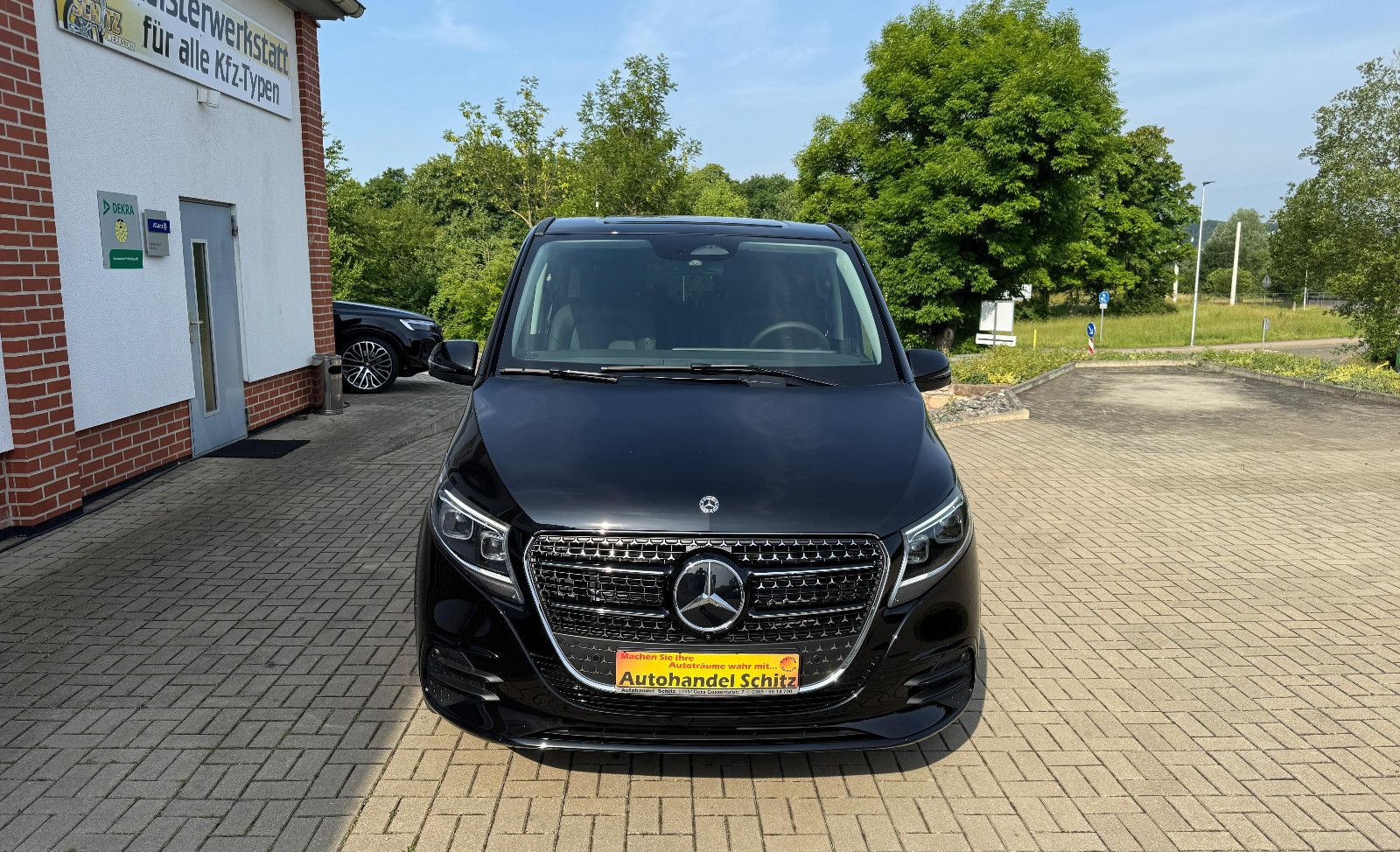 Mercedes-Benz V 300d AVANGARDE AMG - Samsaru's Car Outlet
