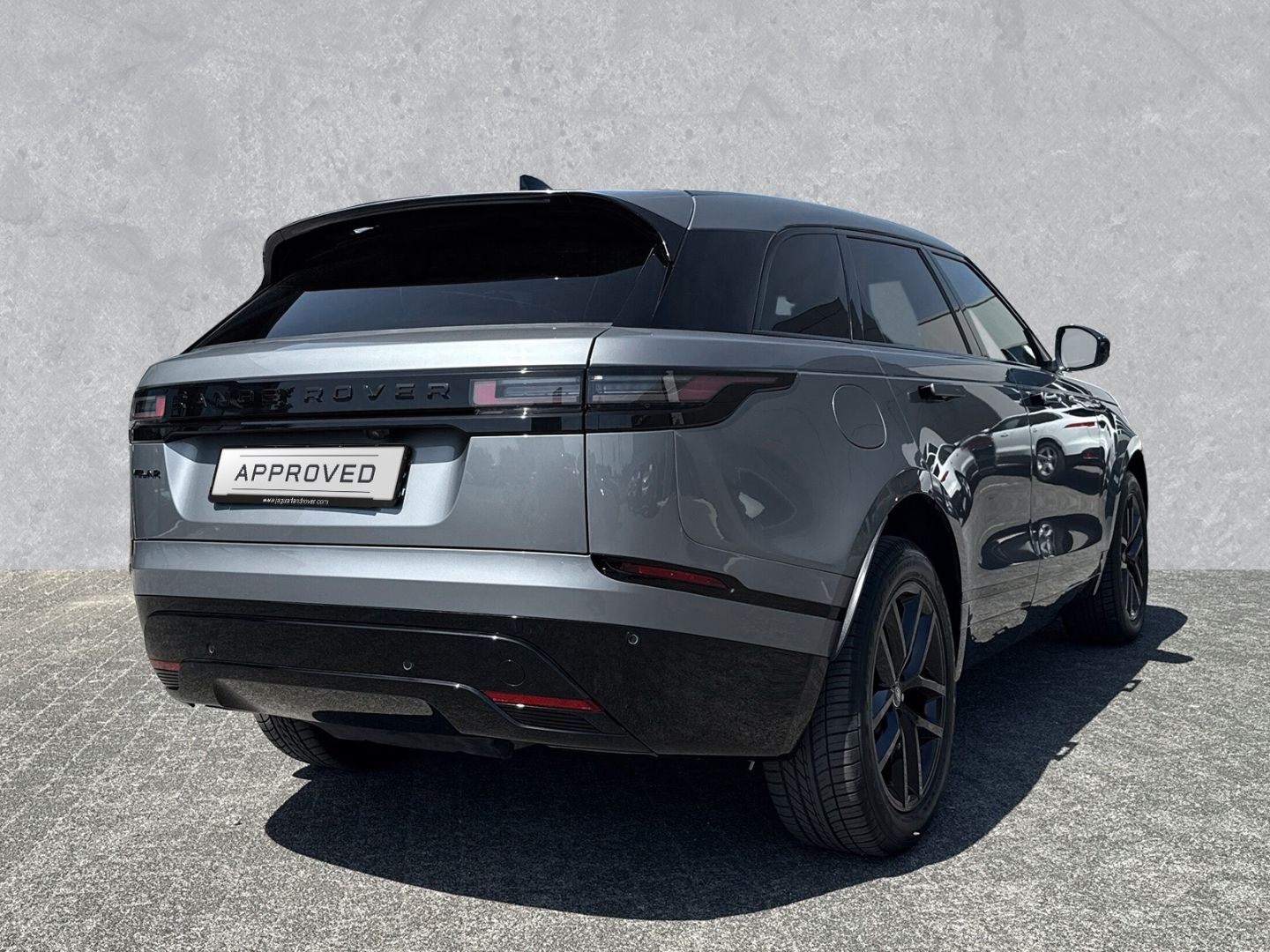 Range Rover Velar D200 R-Dynamic SE - Samsaru's Car Outlet