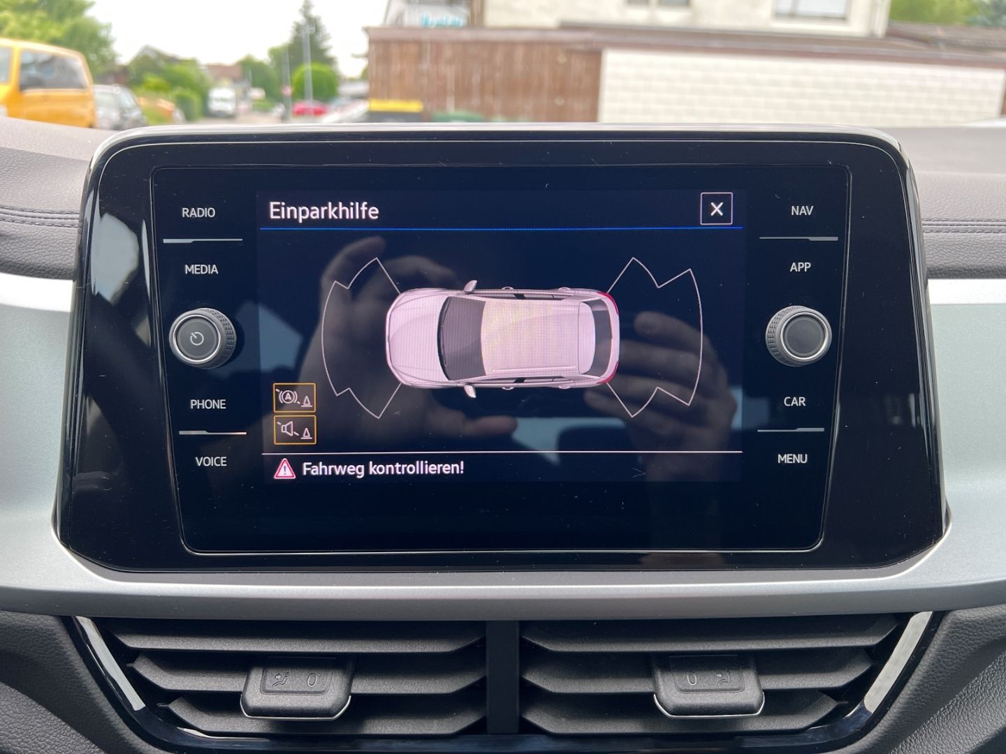 Volkswagen T-Roc 1.0TSI Life - Samsaru's Car Outlet