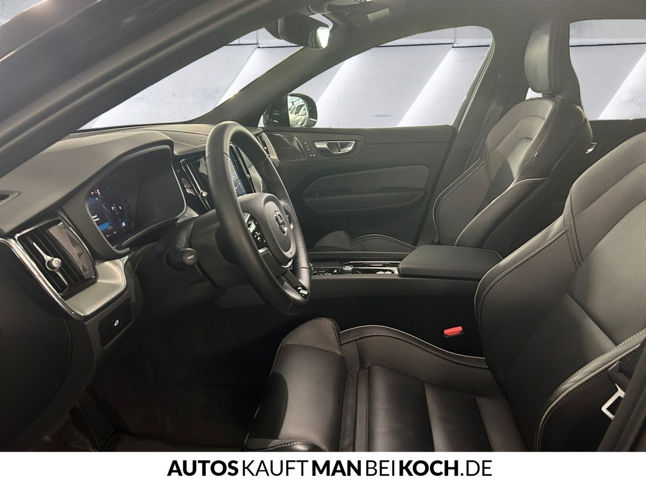 Volvo XC60 B5 AWD PlusDark ACC BLIS AHK VLED 4xSHz H&K