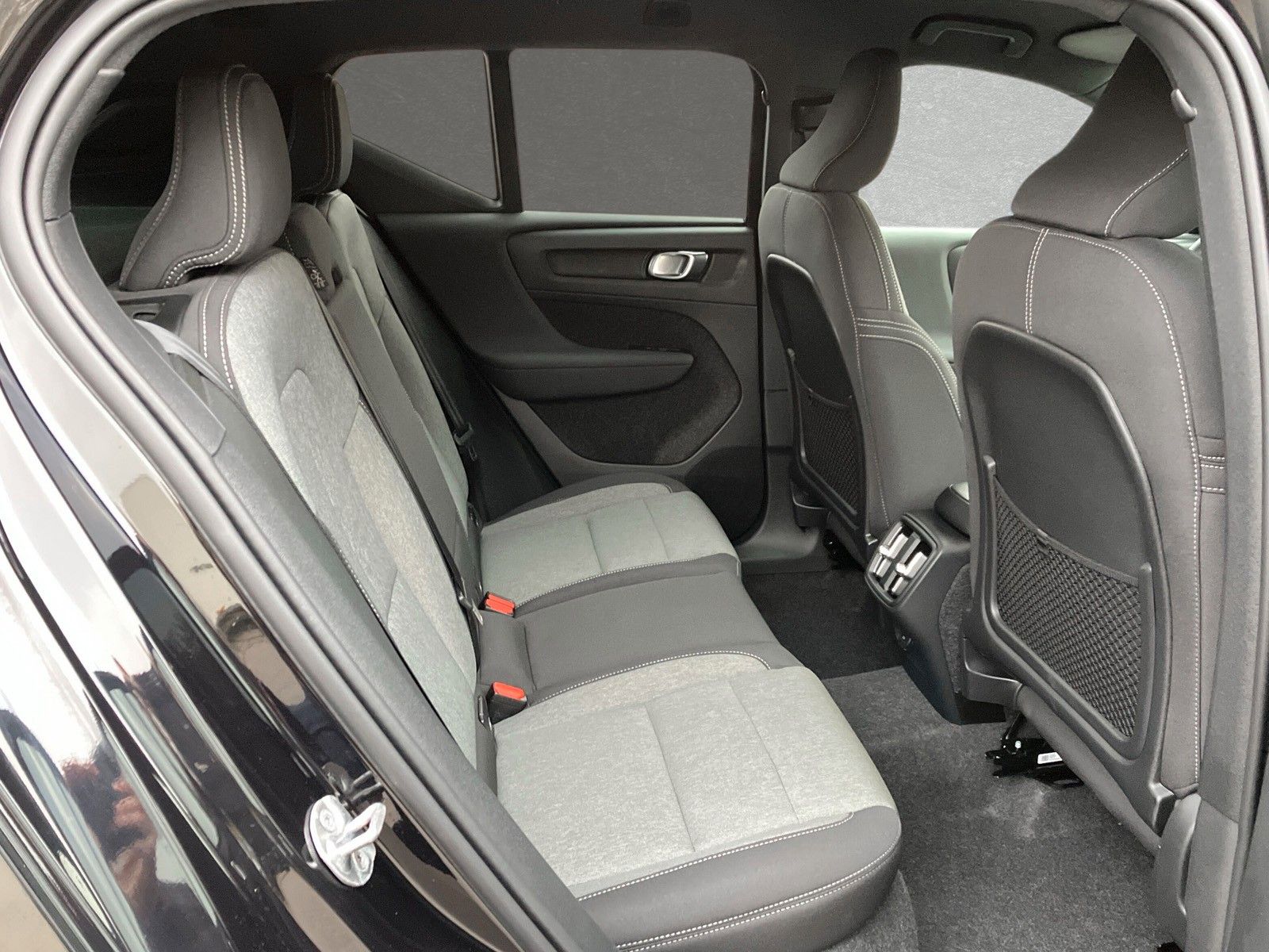 Volvo XC40 B3 Mild-Hybrid Core AHK LED