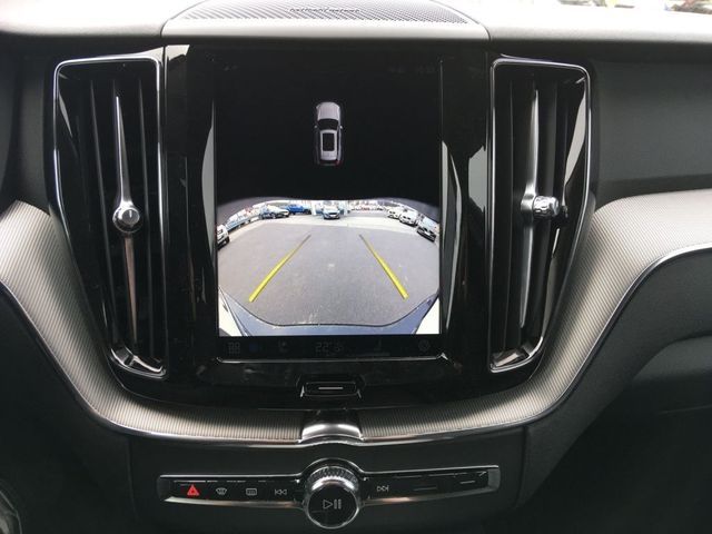 Volvo XC60 B4 Diesel AWD Plus Dark StandHZG AHK-klappb