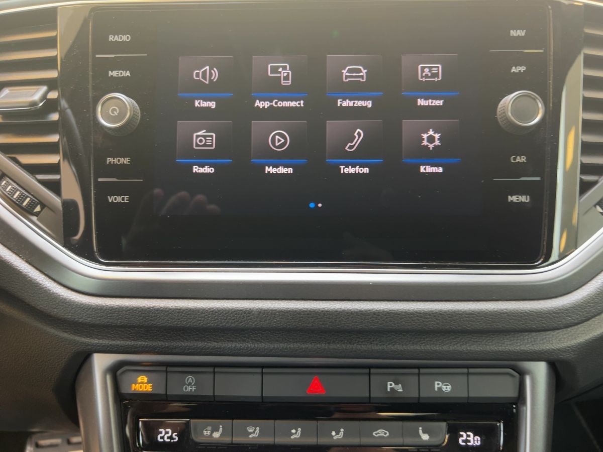 Volkswagen T-Roc 1.5 TSI DSG R-Line - Samsaru's Car Outlet