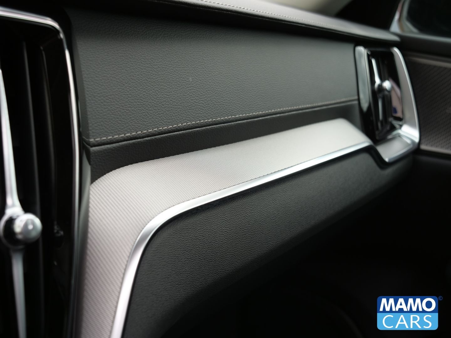 Volvo V60 T6 AWD Recharge Ultra Dark ACC/AHK/360°/PANO